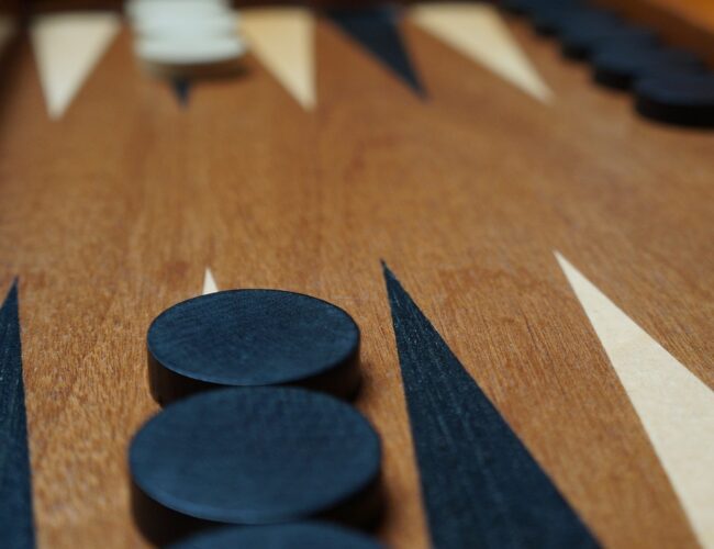En Jämförelse av de mest Populära Backgammon-Varianterna