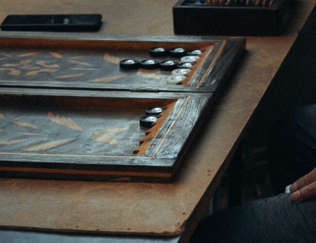 Hur Många Tärningar Används i Backgammon? Förklarat!