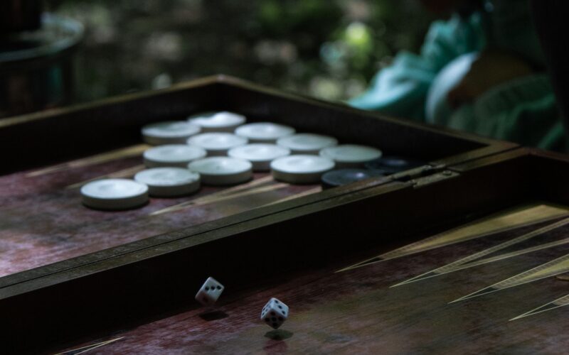Hur man Väljer Färger i Backgammon – Tips & Råd